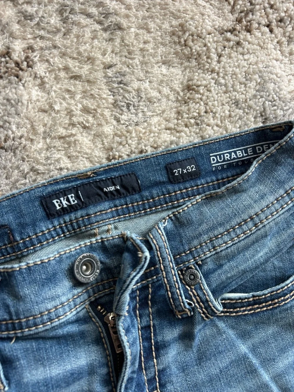 Buckle bke men’s 27x32 Aiden jeans